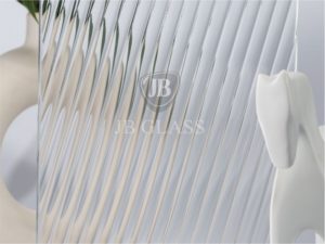 Diagonal Reeded Clear